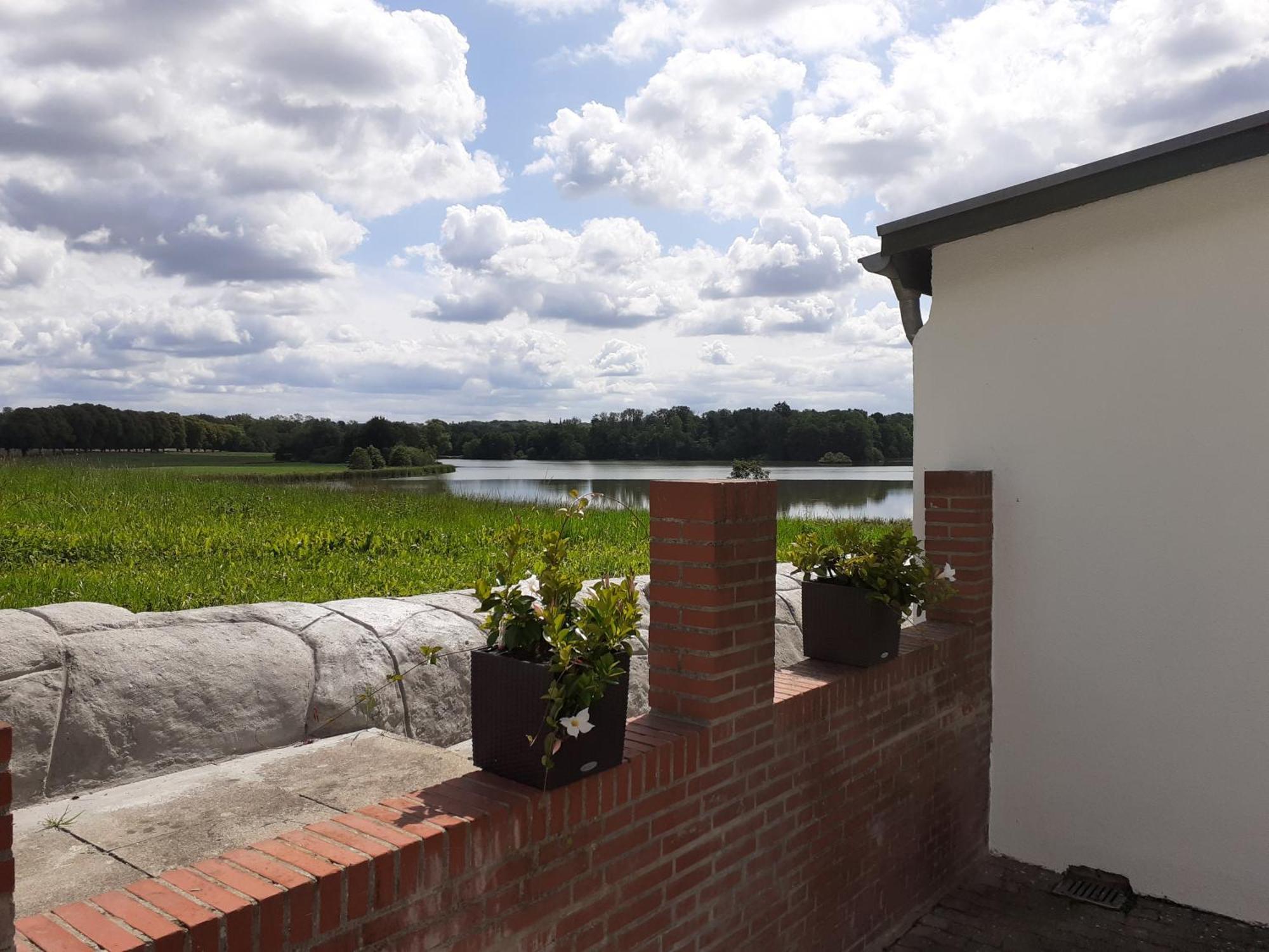 Erdgeschoss-Appartement Mit Seeterasse Ahrensbok Kamer foto