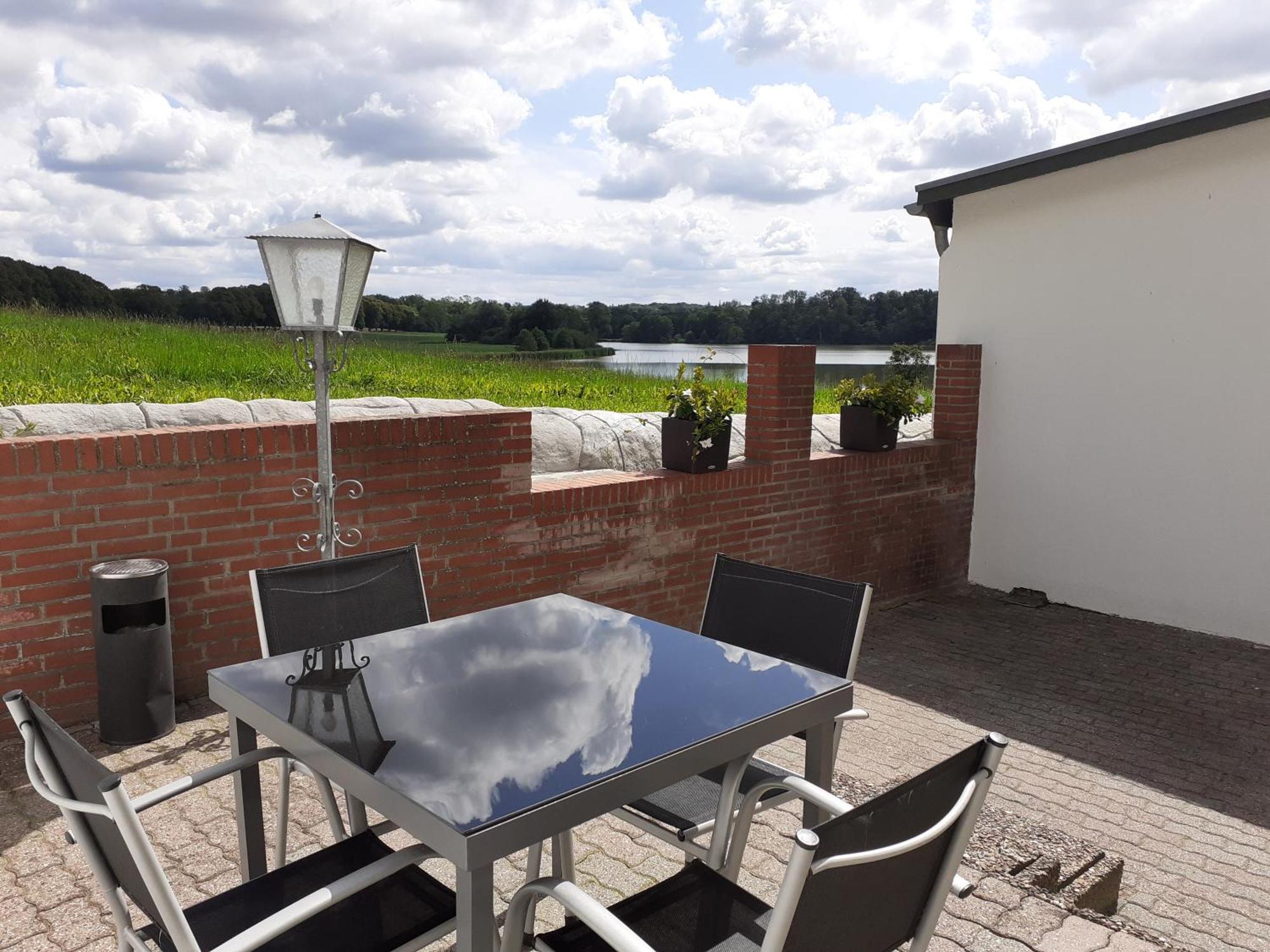 Erdgeschoss-Appartement Mit Seeterasse Ahrensbok Kamer foto